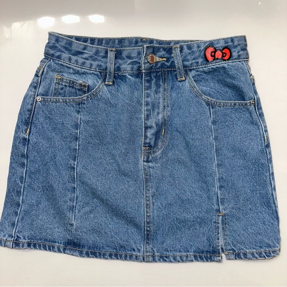hello kitty denim skirt - Picture 3 of 5